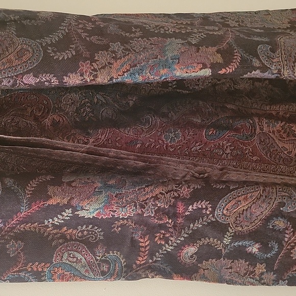 Beautiful Designed Scarf - Picture 5 of 5